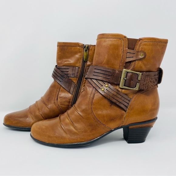 EARTH ODYSSEY 7B Heeled Ankle Booties Almond Tan Brown Leather Buckle Boho Y2K - Picture 15 of 16